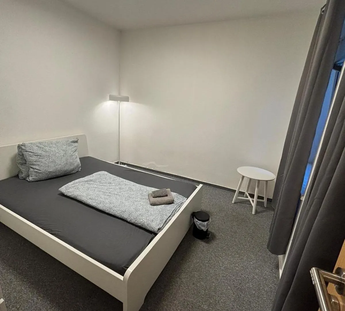 Basic-Privat-Zimmer In Der Innenstadt 뷔르츠부르크 홈스테이